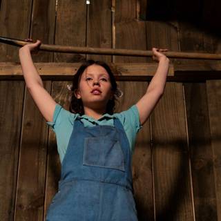 Pearl 2022 movie wallpaper