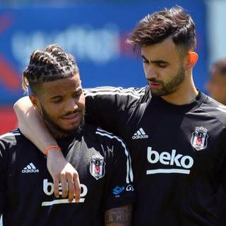 Rachid Ghezzal wallpaper