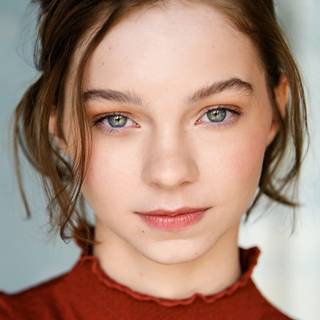 Emma Myers HD wallpaper