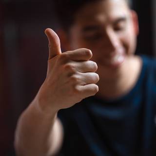 Thumbs up and thumbs down wallpaper
