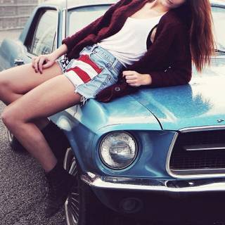 Classic girl wallpaper