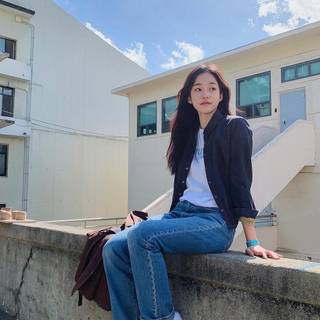 Roh Yoon-seo wallpaper