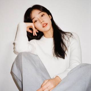 Roh Yoon-seo wallpaper