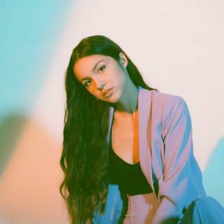 Olivia Rodrigo laptop wallpaper