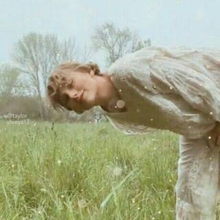 Taylor Swift green wallpaper