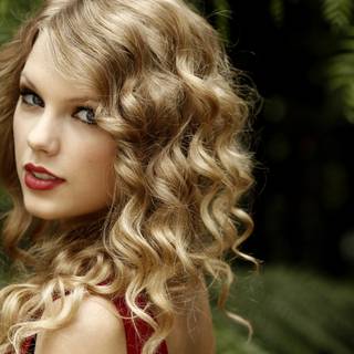 Taylor Swift green wallpaper