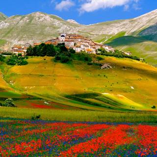 Castelluccio Di Norcia Umbria wallpaper