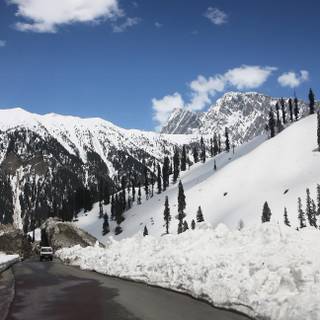 Sonmarg wallpaper