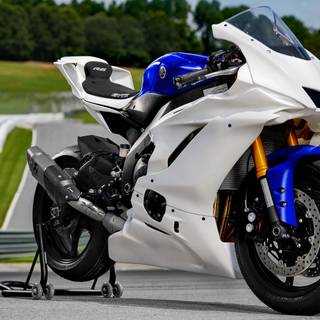 Yamaha R6 2017 wallpaper