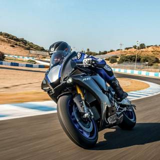 Yamaha R6 2017 wallpaper