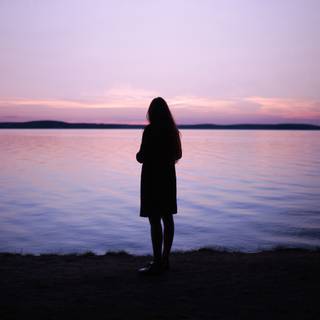 Purple shadow girl wallpaper