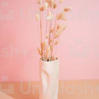Spring flower vase wallpaper