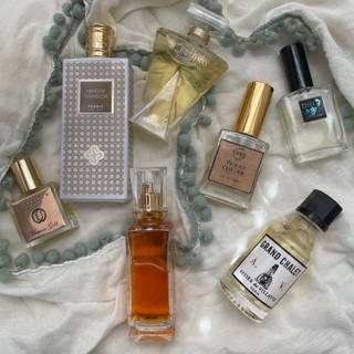 Spring perfume wallpaper