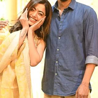 Rashmika Mandanna couple wallpaper