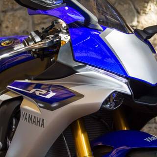 Yamaha R1 2018 wallpaper