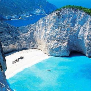 iPhone 4K Greece wallpaper