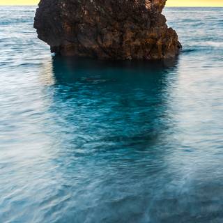 iPhone 4K Greece wallpaper