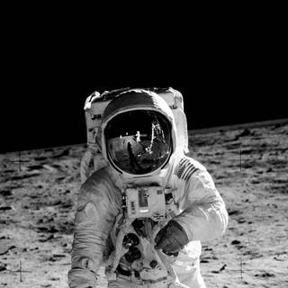 Astronaut moon wallpaper