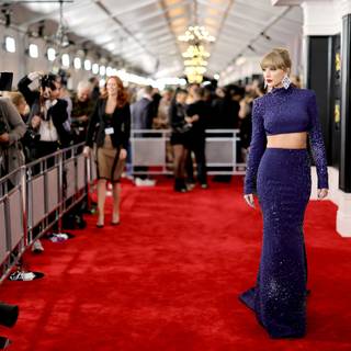 Taylor Swift Grammys 2023 wallpaper