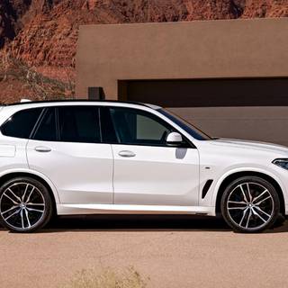 BMW X5 2023 wallpaper