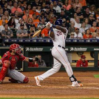 Yordan Alvarez wallpaper