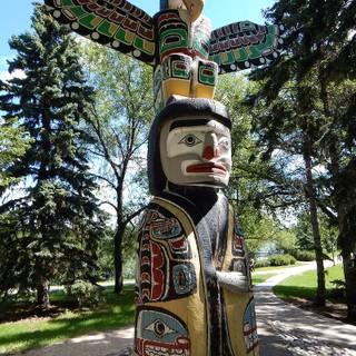 Totem pole wallpaper