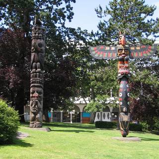 Totem pole wallpaper