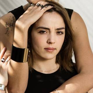 Garance Marillier wallpaper