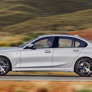 BMW 2023 320i wallpaper