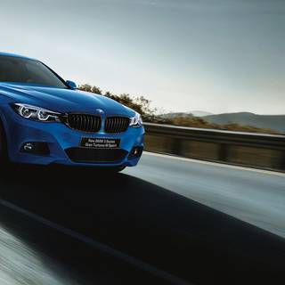 BMW 2023 320i wallpaper
