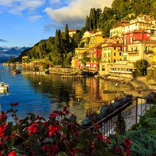 Lake Como Italy wallpaper