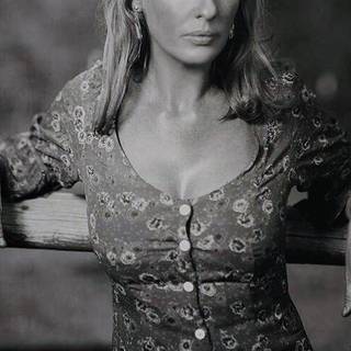 Beth Dutton wallpaper