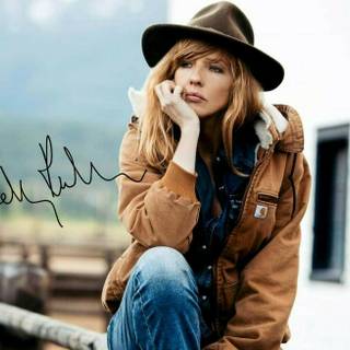 Beth Dutton wallpaper