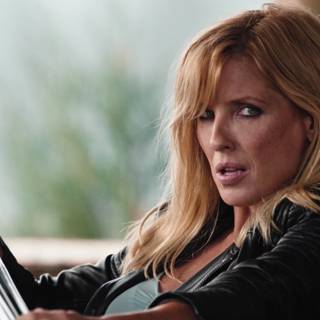 Beth Dutton wallpaper