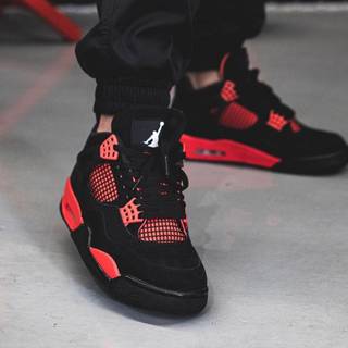 Jordan 4 Red Thunder wallpaper