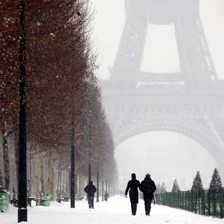 Paris winter desktop wallpaper