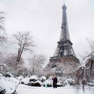 Paris winter desktop wallpaper