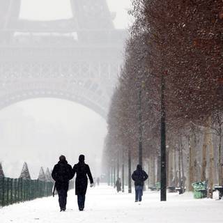 Paris winter desktop wallpaper