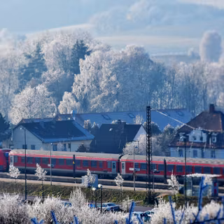 Winter train 1920x1080 wallpaper