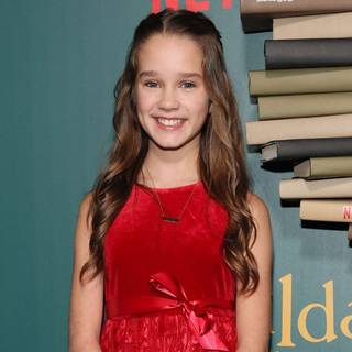 Alisha Weir wallpaper