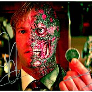 Two Face Aaron Eckhart wallpaper