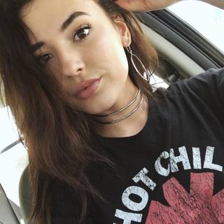 Samantha Fekete wallpaper