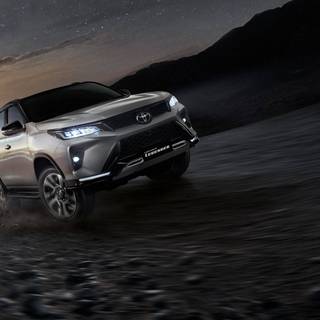 Toyota Fortuner Legender wallpaper