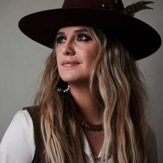 Lainey Wilson wallpaper