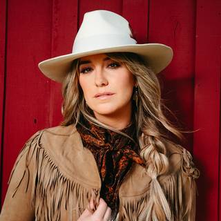 Lainey Wilson wallpaper