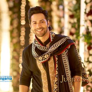 Jugjugg Jeeyo wallpaper