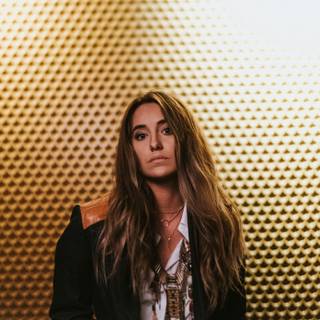 Lainey Wilson wallpaper