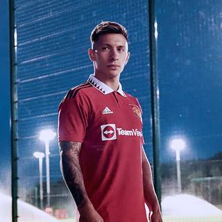 Lisandro Martínez iPhone wallpaper