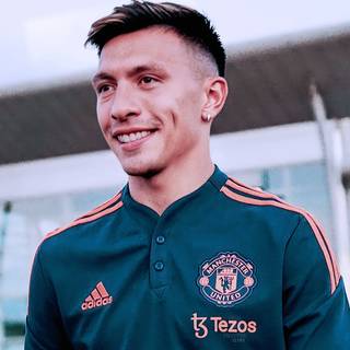 Lisandro Martínez iPhone wallpaper