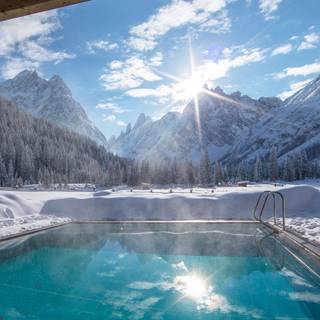 Swimming winter wallpaper